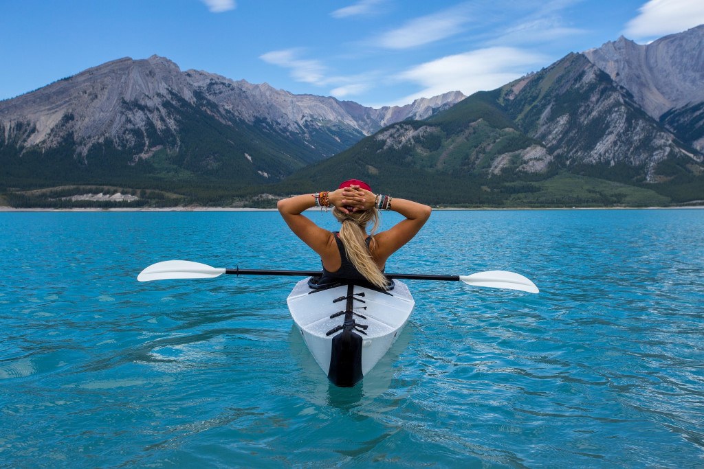 vacances à la montagne en été : lac